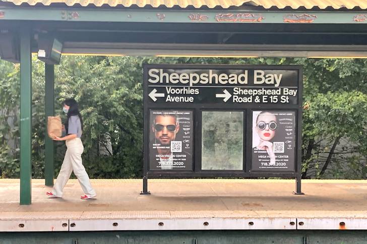 the Sheepshead Bay outdoor subway platform